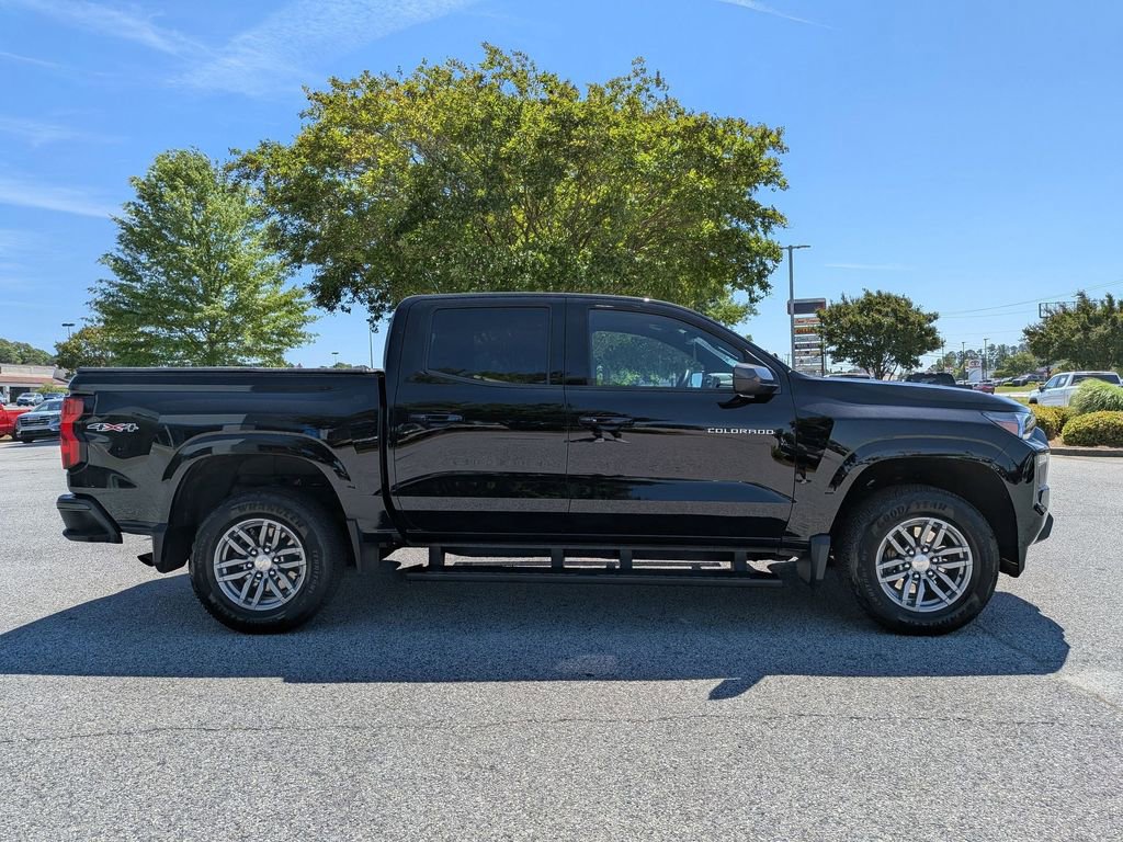 Used 2024 Chevrolet Colorado LT w/ LT Convenience Package II image 9