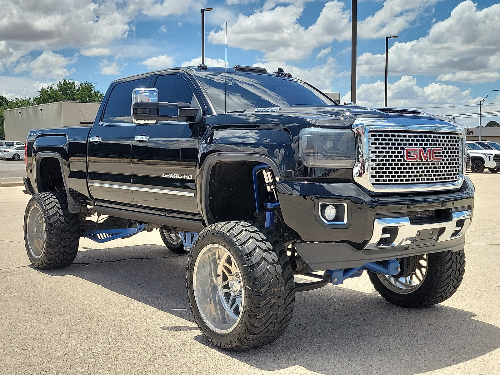 Used 2017 GMC Sierra 2500 Denali w/ Duramax Plus Package AWD/4WD image 6