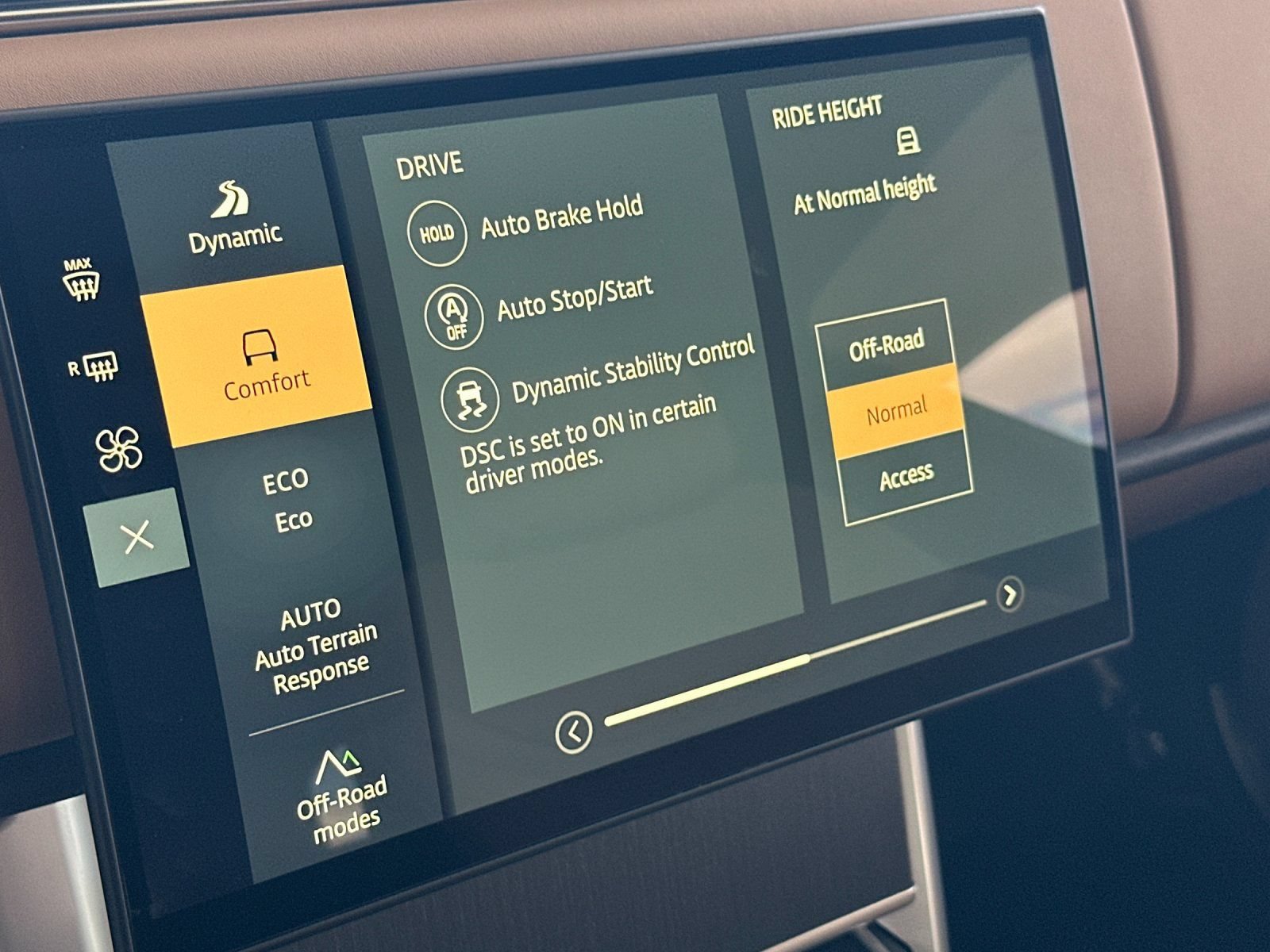 Used 2025 Land Rover Range Rover SE AWD/4WD image 21