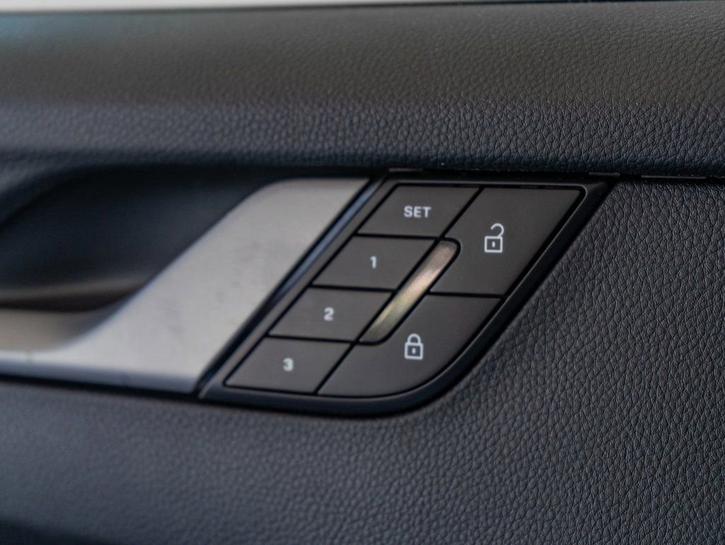 Certified 2025 Porsche 911 Carrera image 17