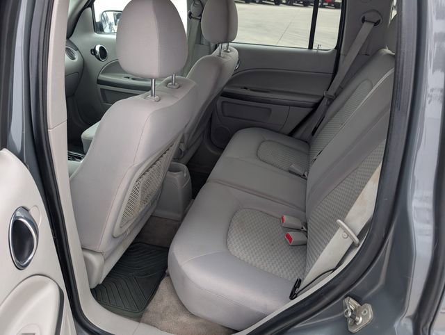 Used 2009 Chevrolet HHR LT image 15
