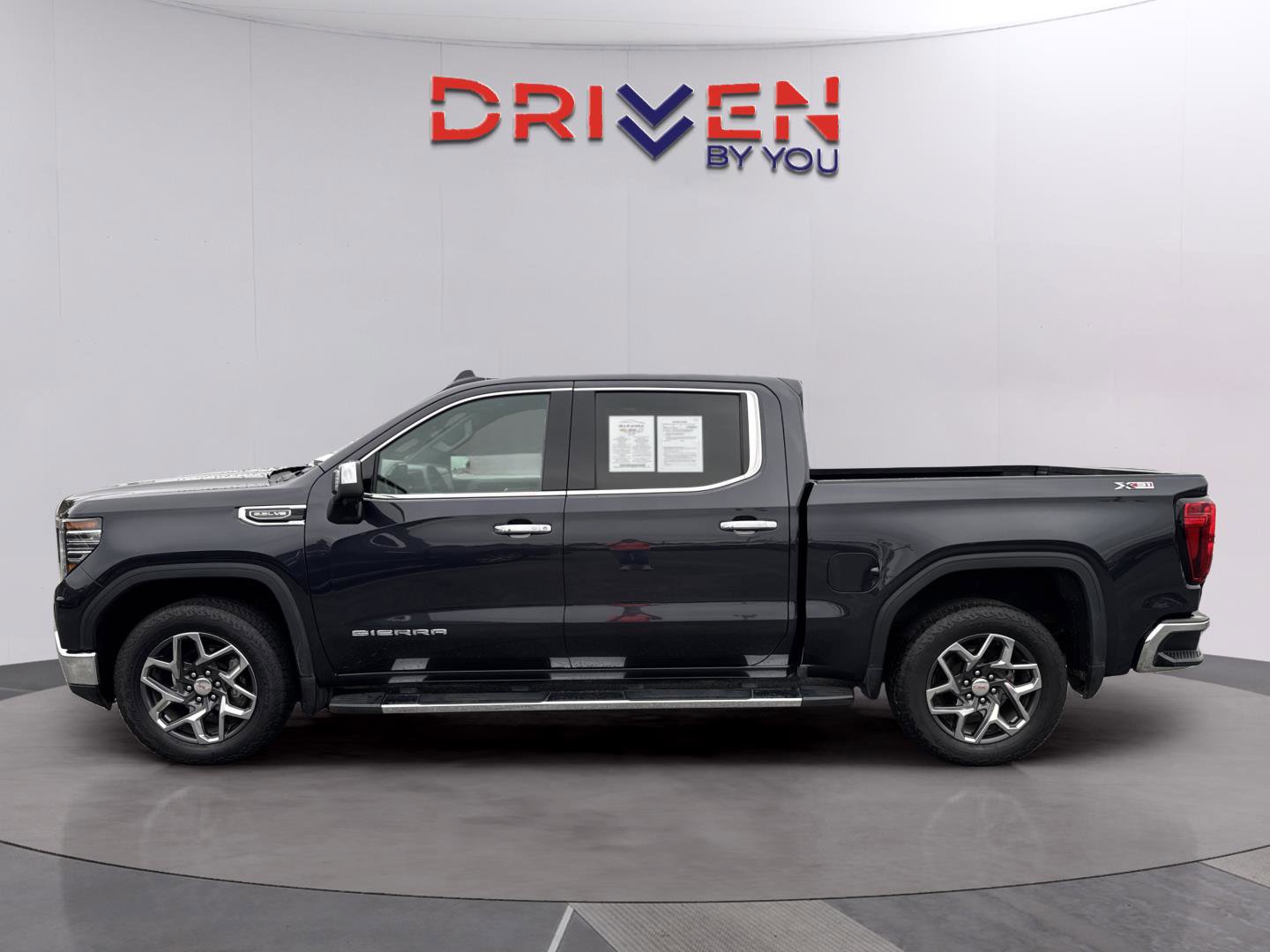 Used 2024 GMC Sierra 1500 SLT w/ SLT Premium Plus Package AWD/4WD image 2