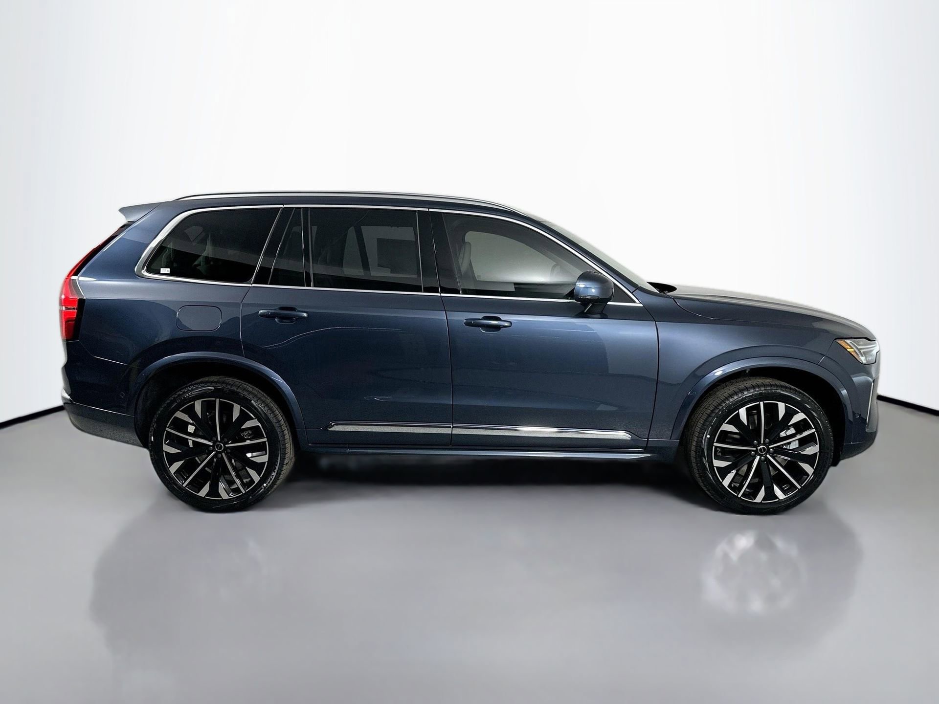 New 2026 Volvo XC90 T8 Ultra w/ Protection Package Premier image 5