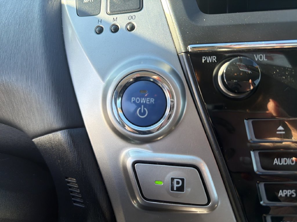 Used 2015 Toyota Prius V Four FWD image 15