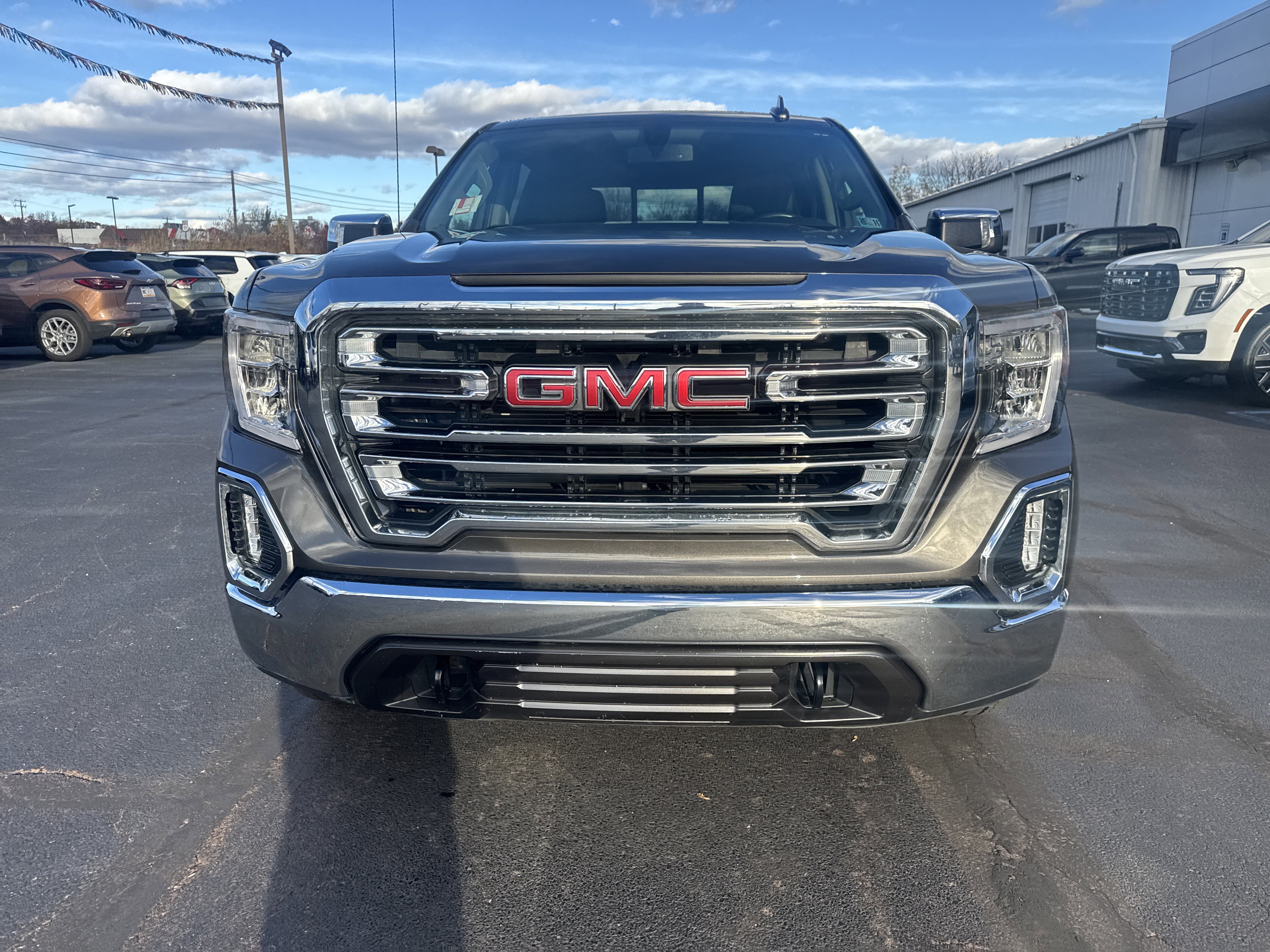 Used 2019 GMC Sierra 1500 SLT w/ SLT Premium Package image 9