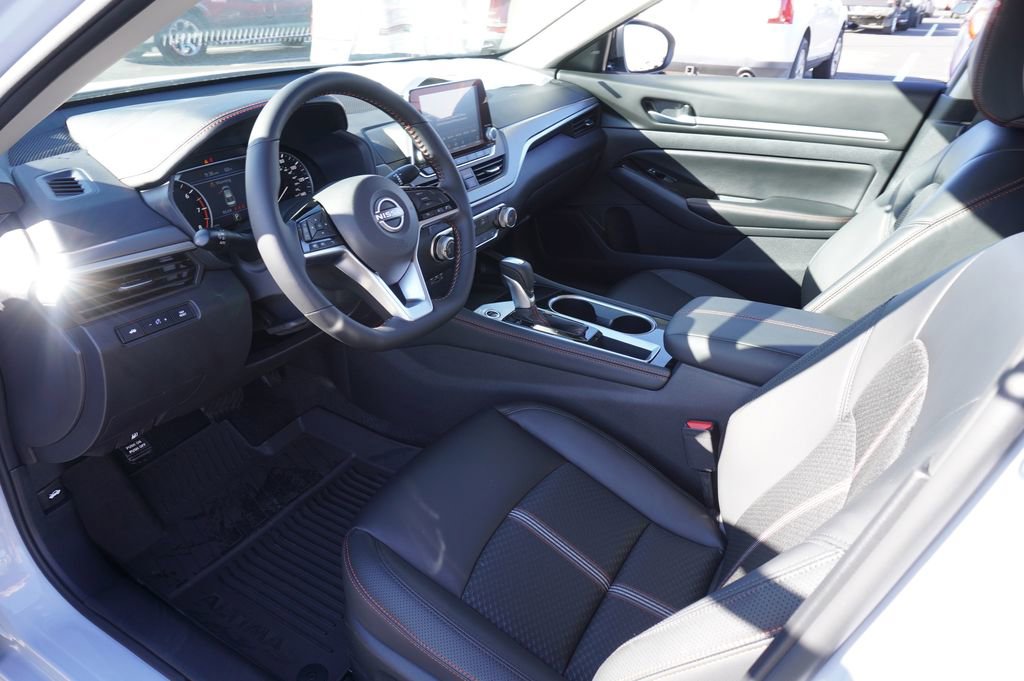 Certified 2025 Nissan Altima 2.5 SR image 16