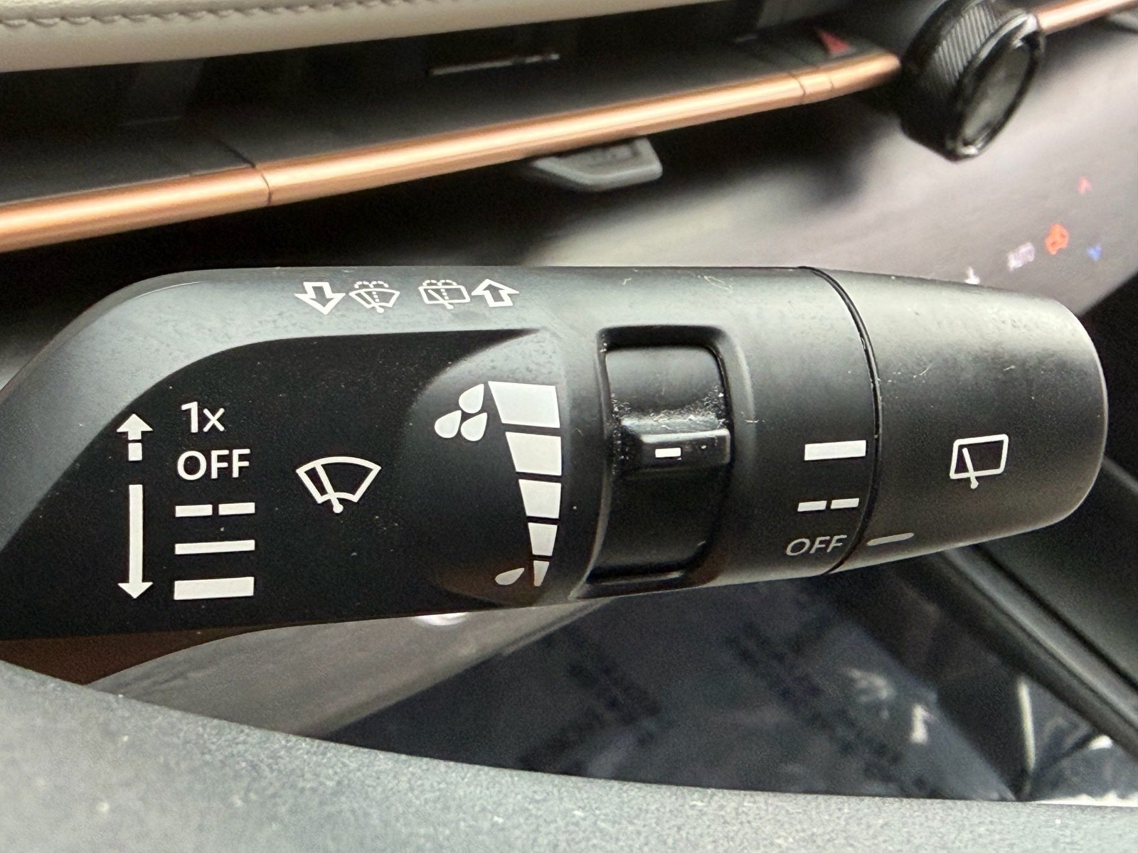 Certified 2025 Nissan Ariya AWD image 29