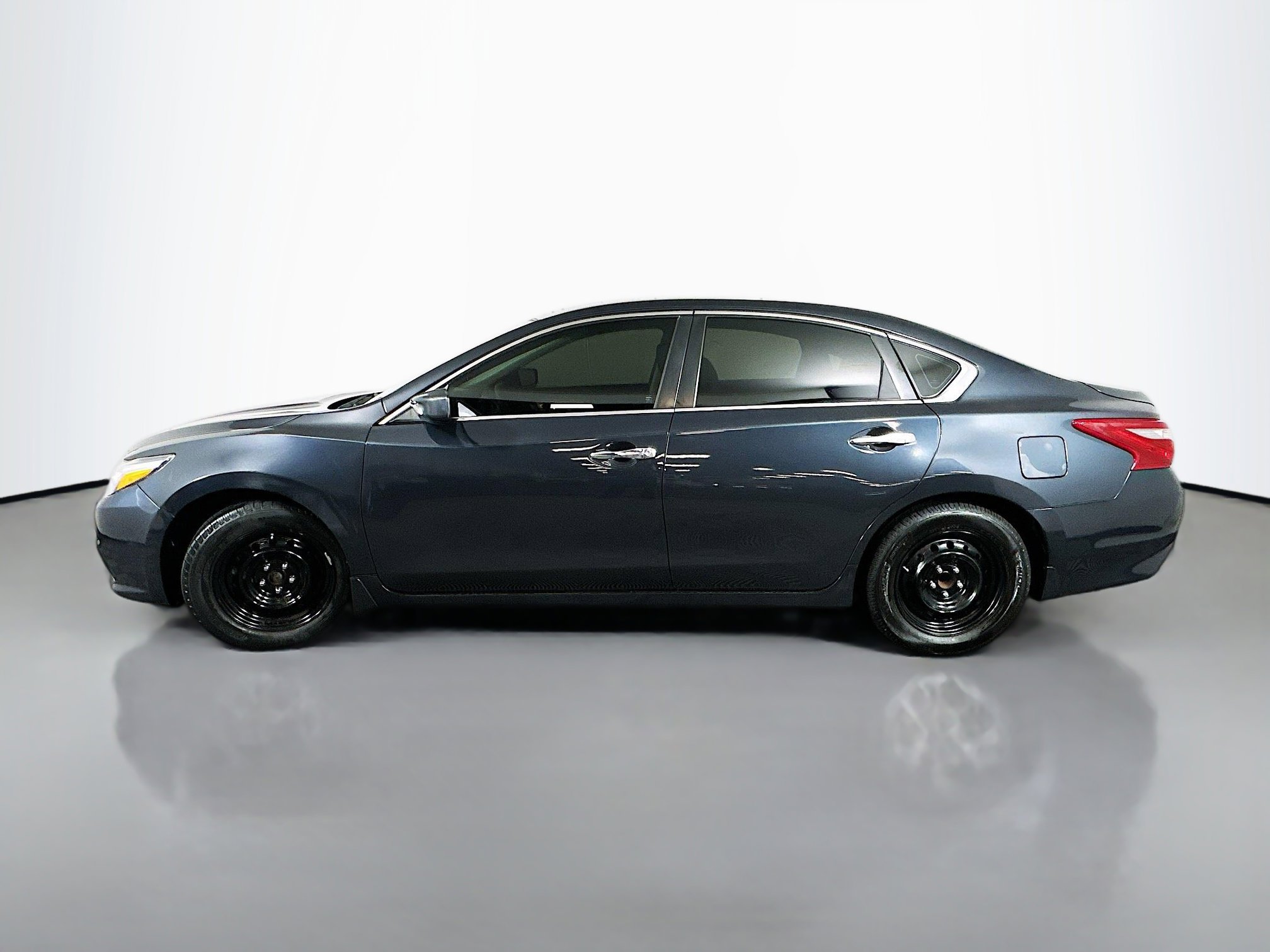 Used 2018 Nissan Altima 2.5 S w/ S Convenience Package image 4