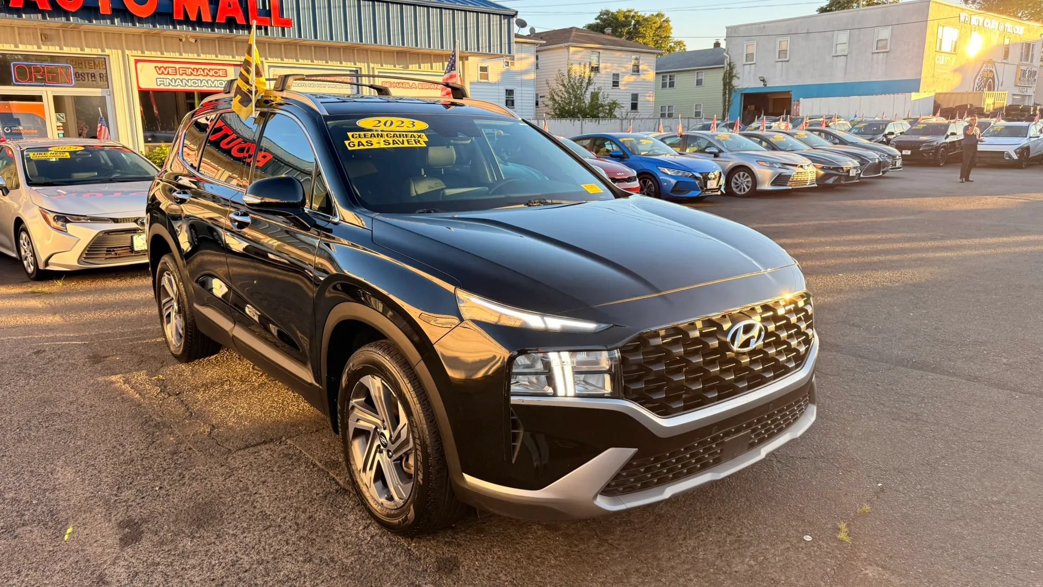Used 2023 Hyundai Santa Fe SEL FWD image 2