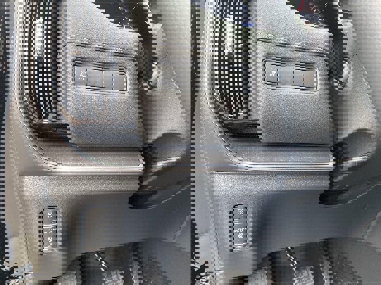 New 2025 Nissan Armada SV image 35