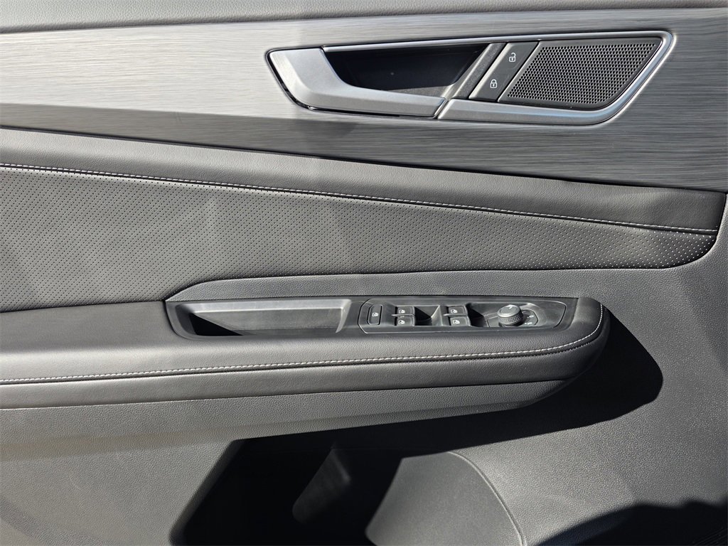 New 2026 Volkswagen Atlas Cross Sport SE image 15