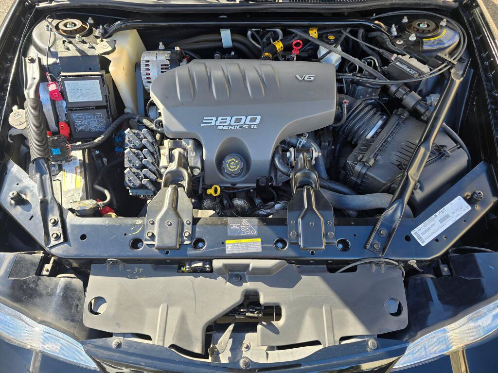 Used 2002 Chevrolet Monte Carlo SS w/ Preferred Equipment Group FWD image 10