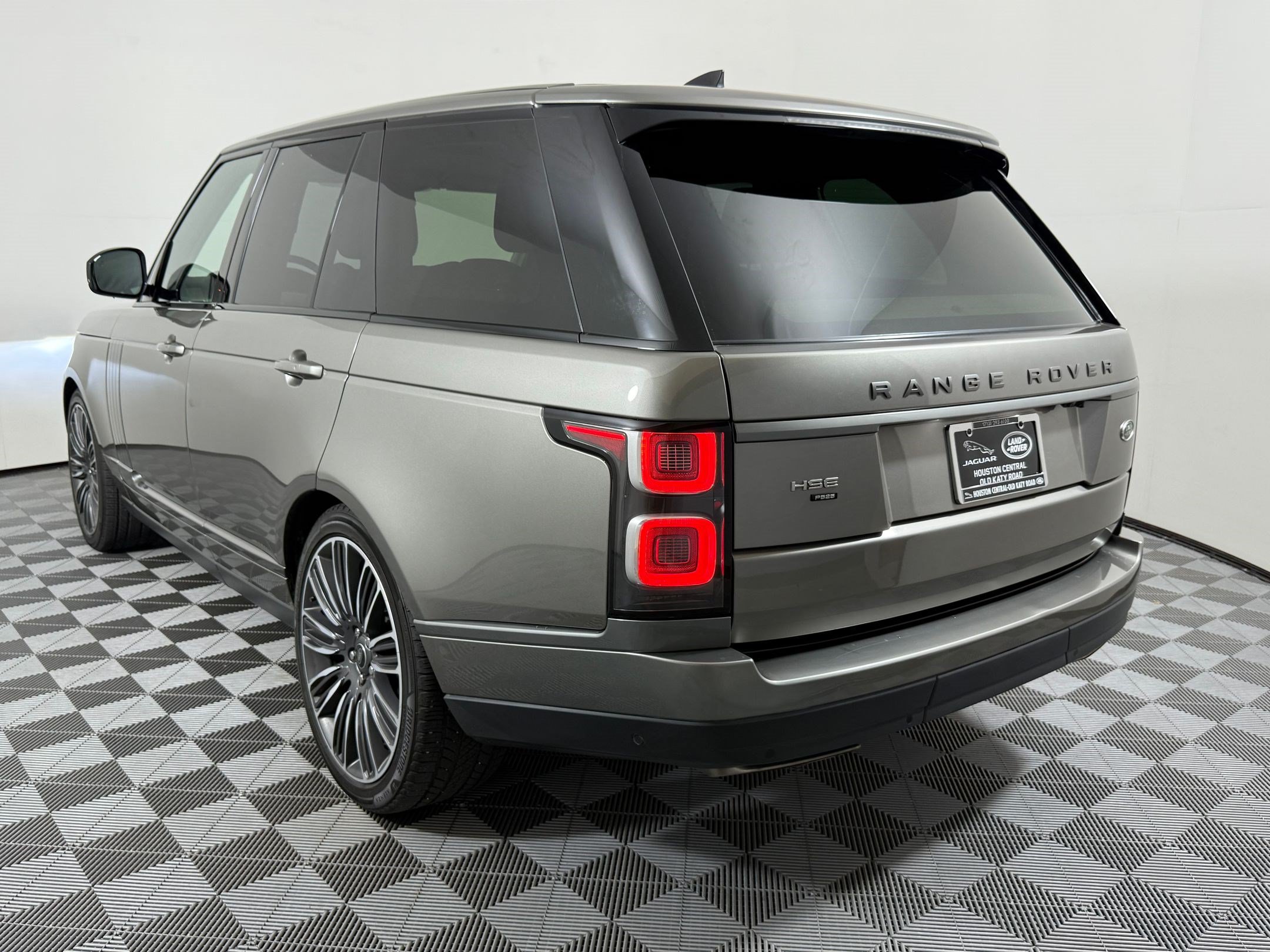Used 2022 Land Rover Range Rover Westminster Edition AWD/4WD image 3