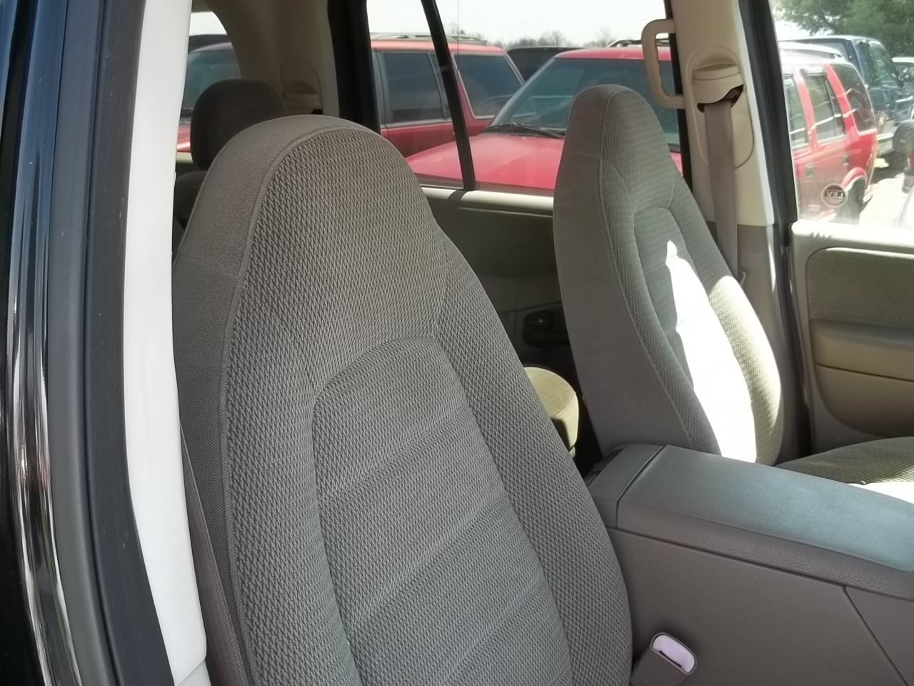 Used 2002 Ford Explorer XLT AWD/4WD image 10