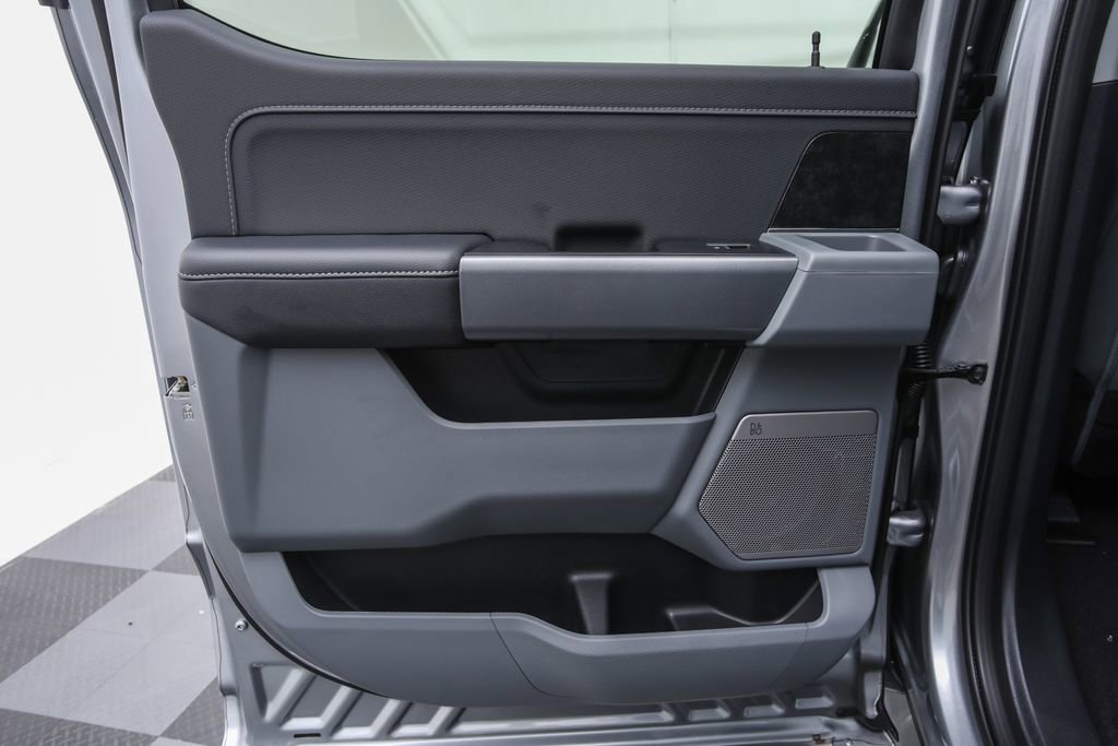 New 2025 Ford F150 Lightning Flash AWD/4WD image 19