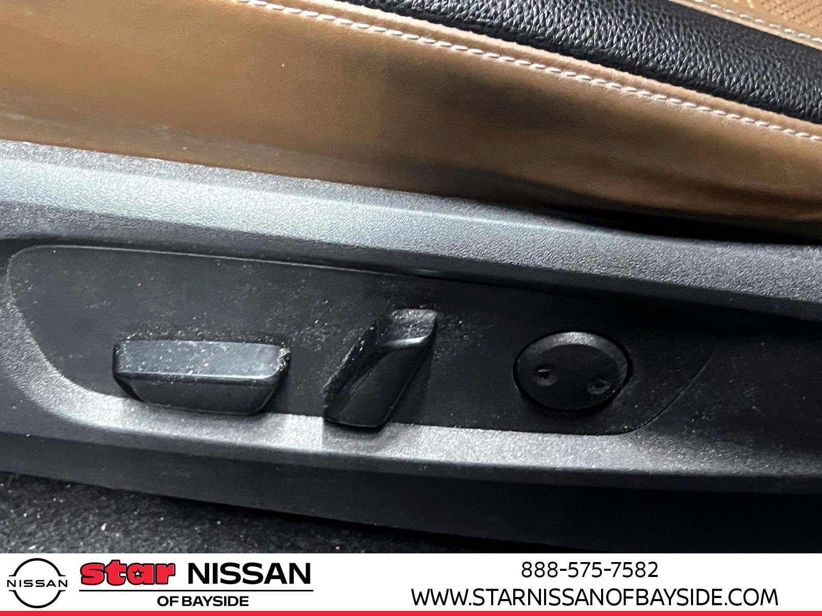 Used 2024 Nissan Pathfinder Platinum w/ Cargo Package image 16