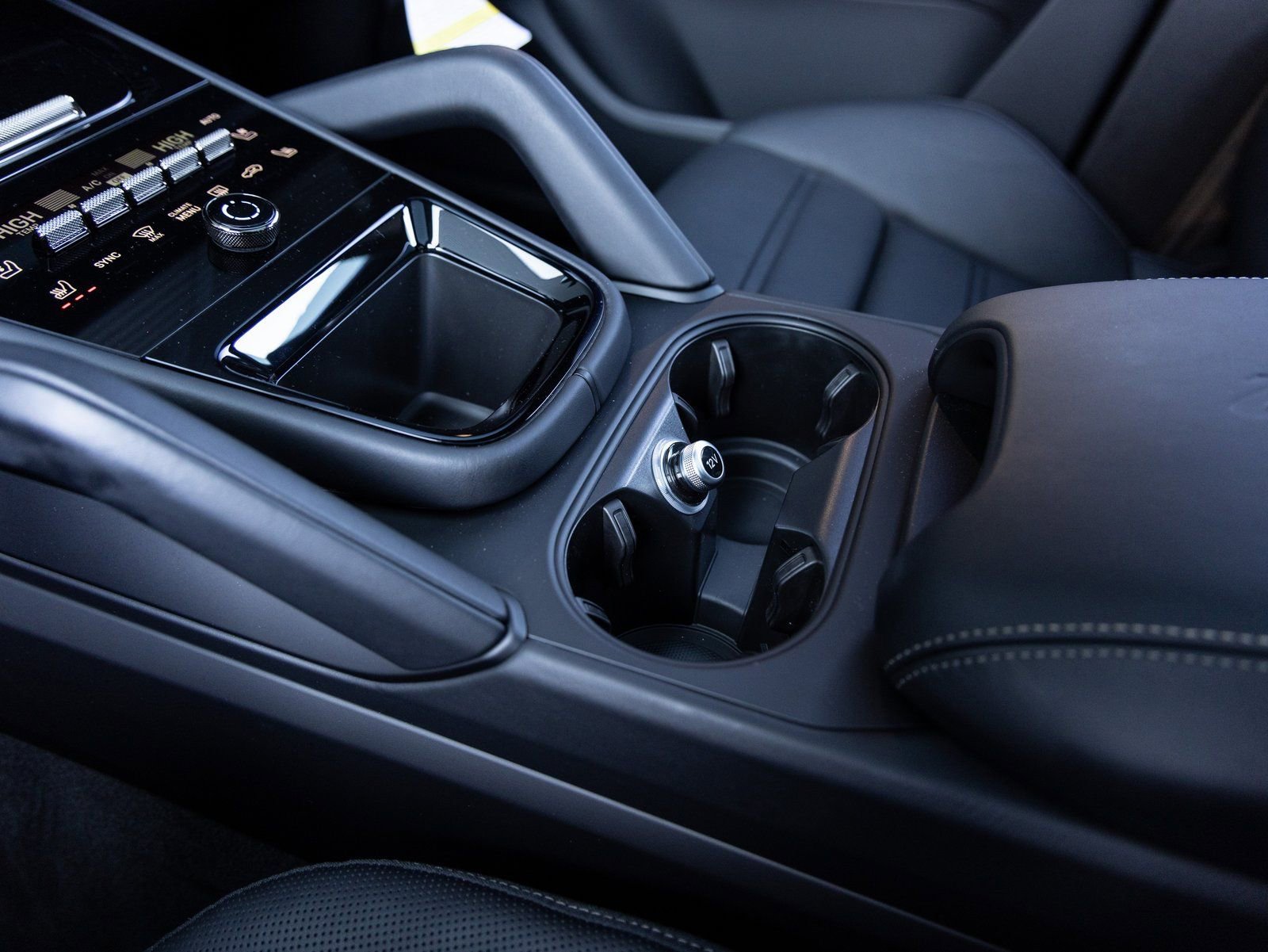 New 2026 Porsche Cayenne Turbo AWD/4WD image 19
