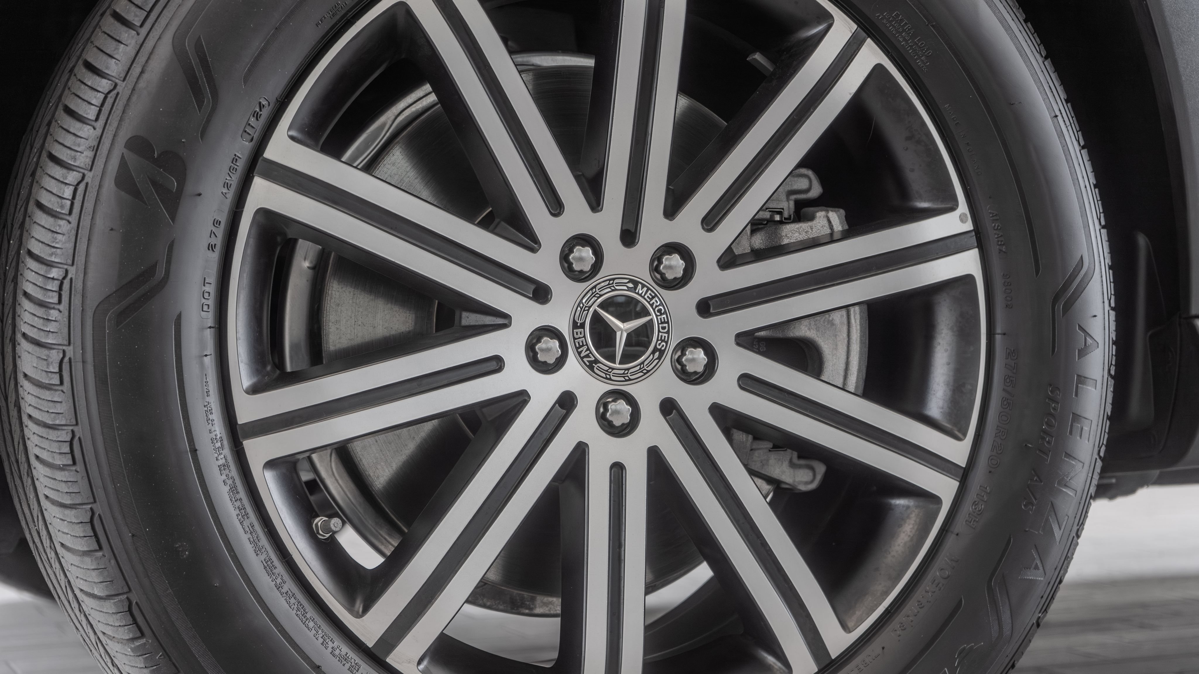 Certified 2025 Mercedes-Benz GLE 450e 4MATIC image 31