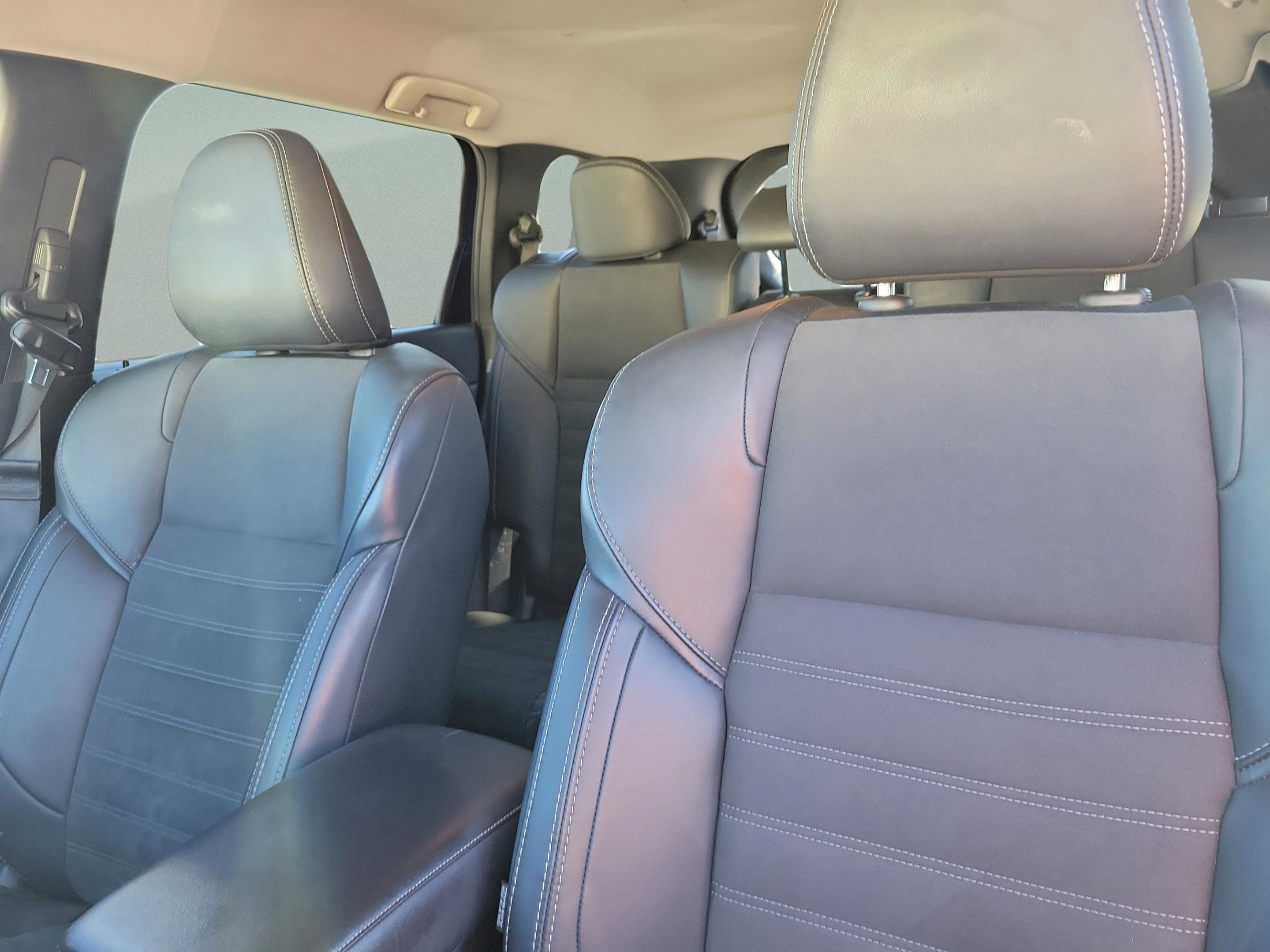 Used 2024 Mitsubishi Outlander SE image 17