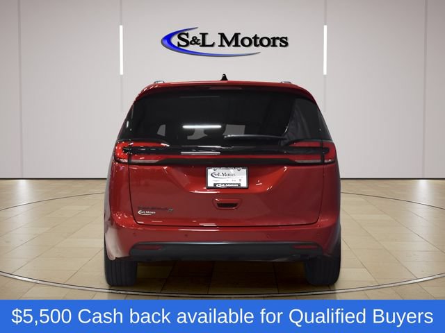 New 2026 Chrysler Pacifica Select w/ S Appearance Package FWD image 8