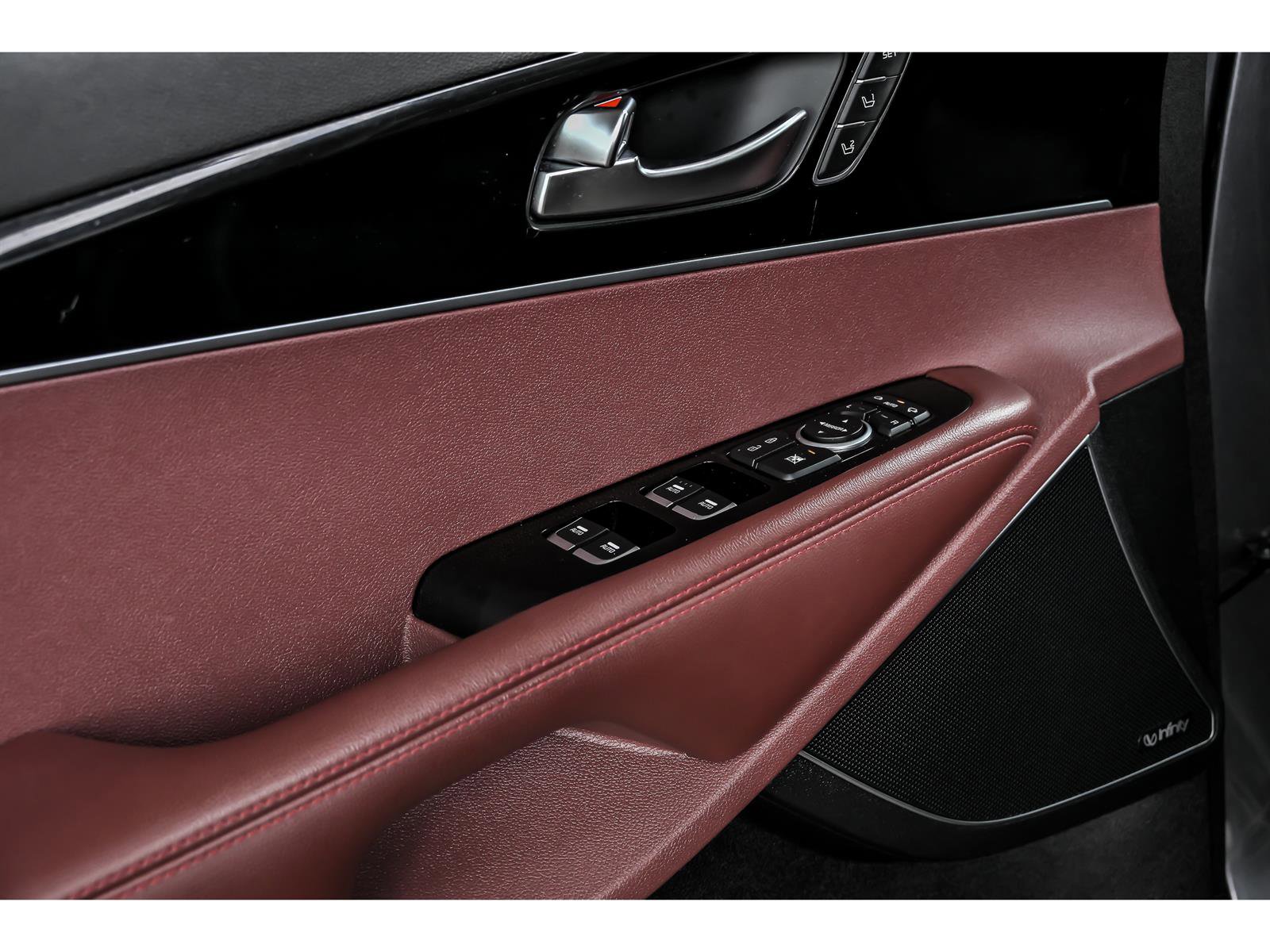 Used 2018 Kia Sorento SX image 9