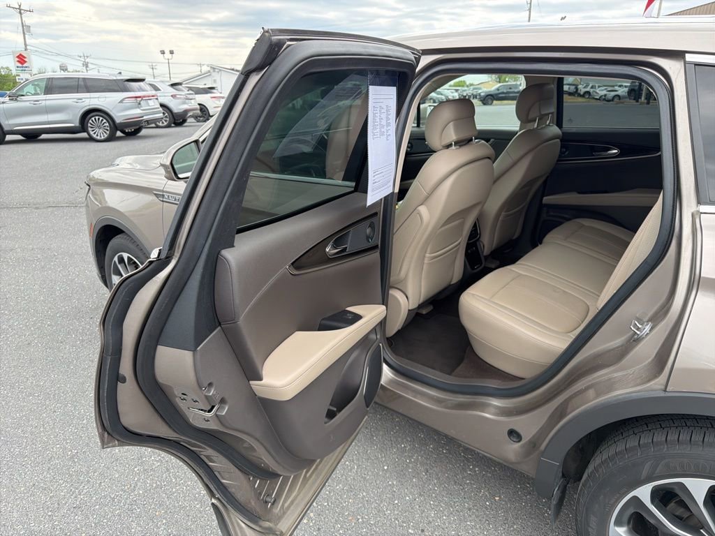 Used 2021 Lincoln Nautilus Reserve w/ Equipment Group 201A image 15