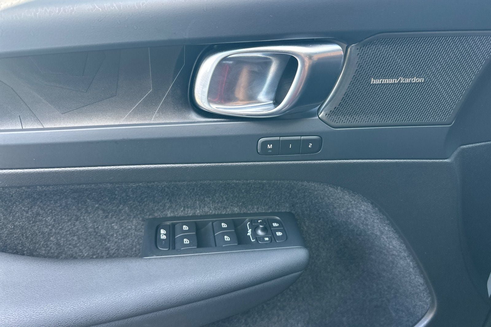 Certified 2023 Volvo C40 P8 Recharge Ultimate AWD/4WD image 15