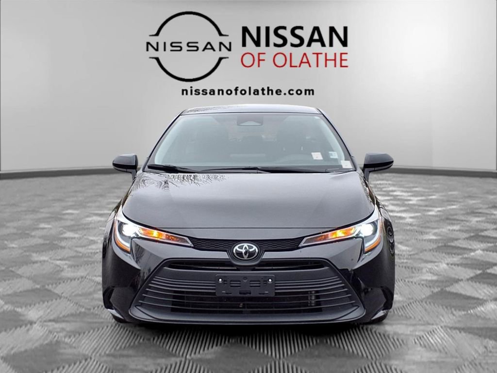 Used 2025 Toyota Corolla LE FWD image 30