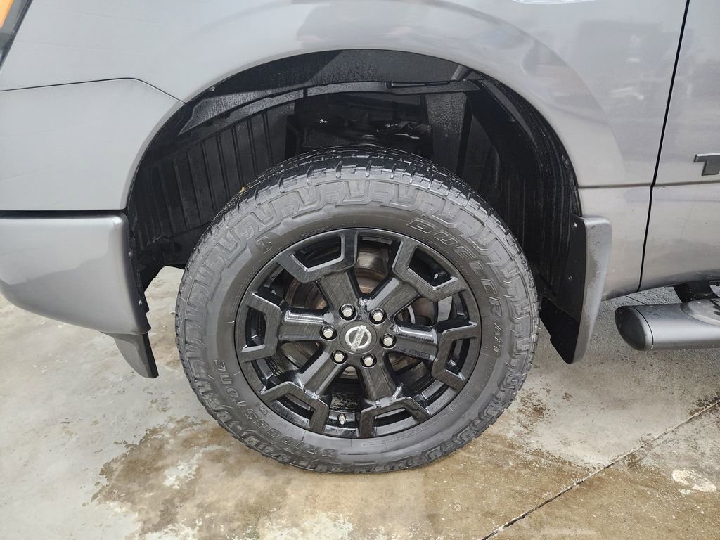 Used 2019 Nissan Titan SV w/ SV Convenience Package AWD/4WD image 36