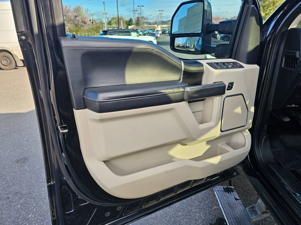 Used 2021 Ford F350 Limited w/ FX4 Off-Road Package image 25