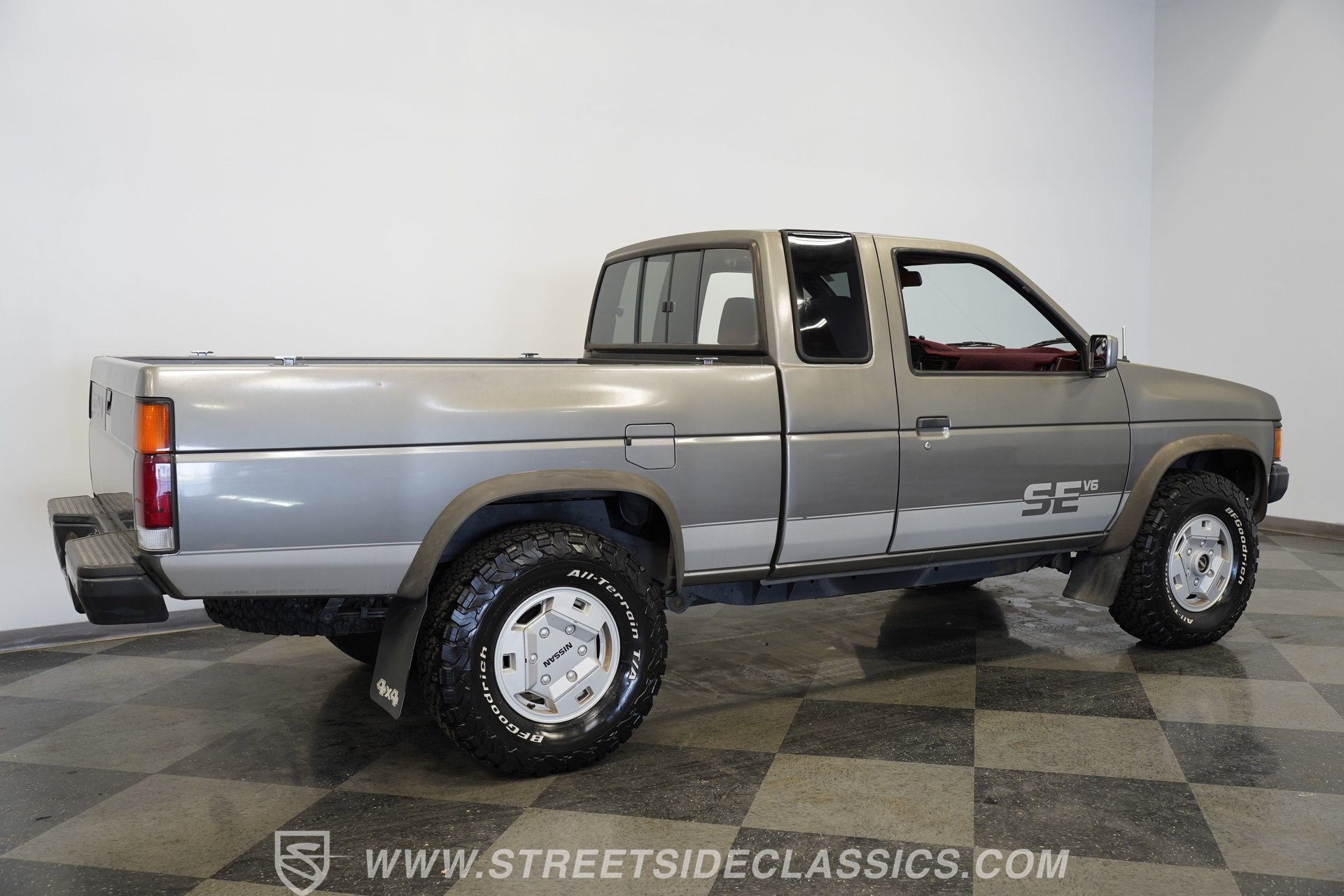 Used 1989 Nissan Pickup 4x4 King Cab V6 image 14