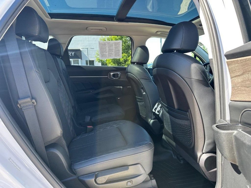 Used 2022 Kia Sorento SX Prestige AWD/4WD image 12