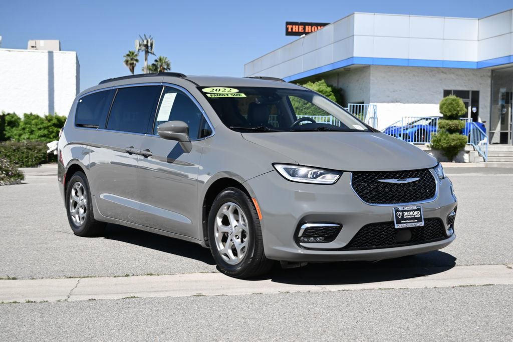 Used 2022 Chrysler Pacifica Touring-L