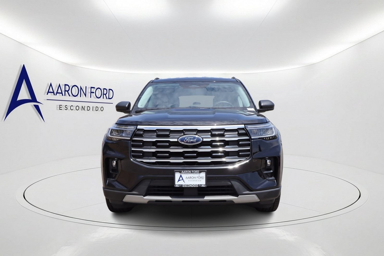 Used 2025 Ford Explorer Active w/ Active Comfort Package RWD image 2