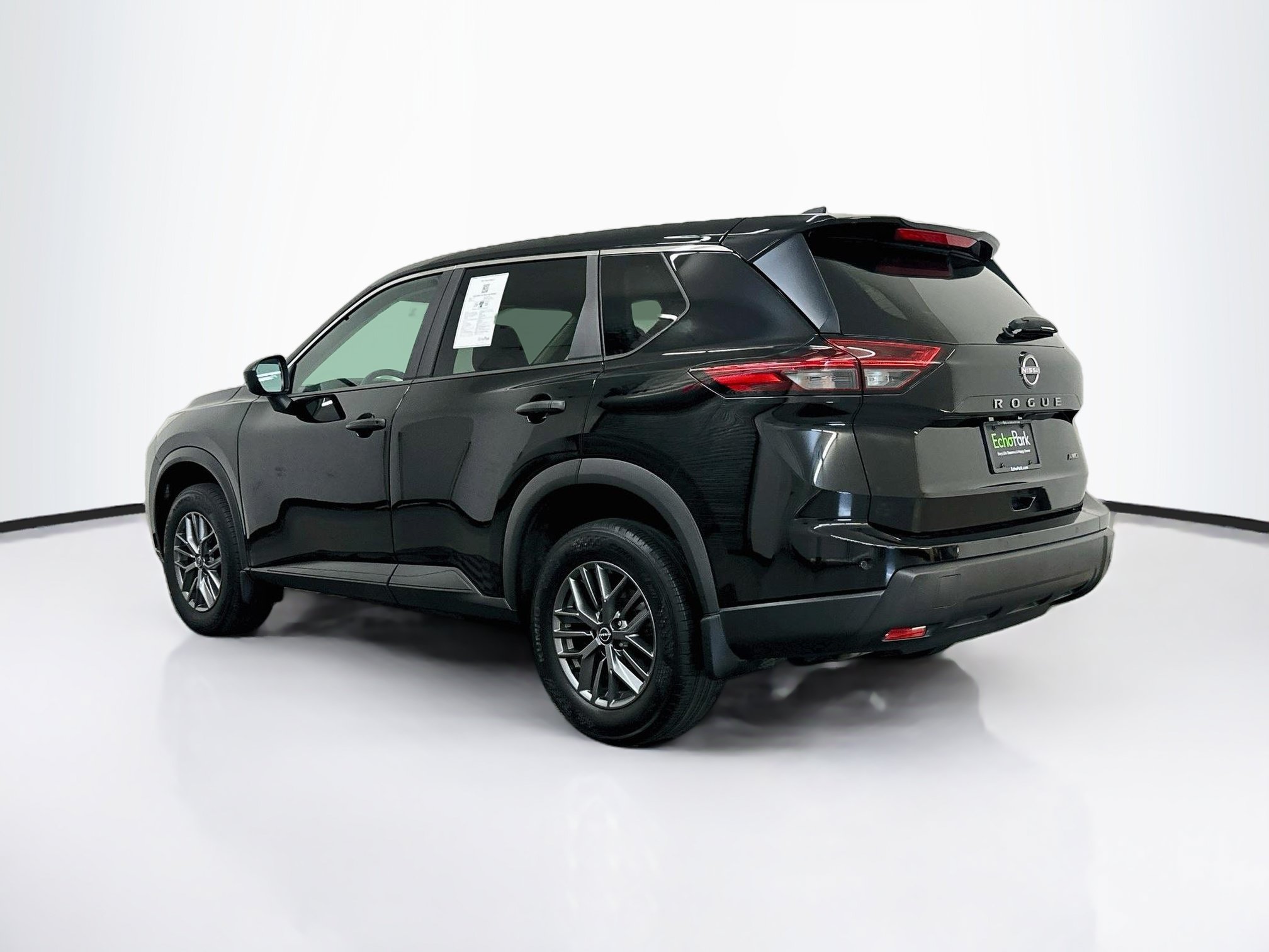 Used 2024 Nissan Rogue S AWD/4WD image 5