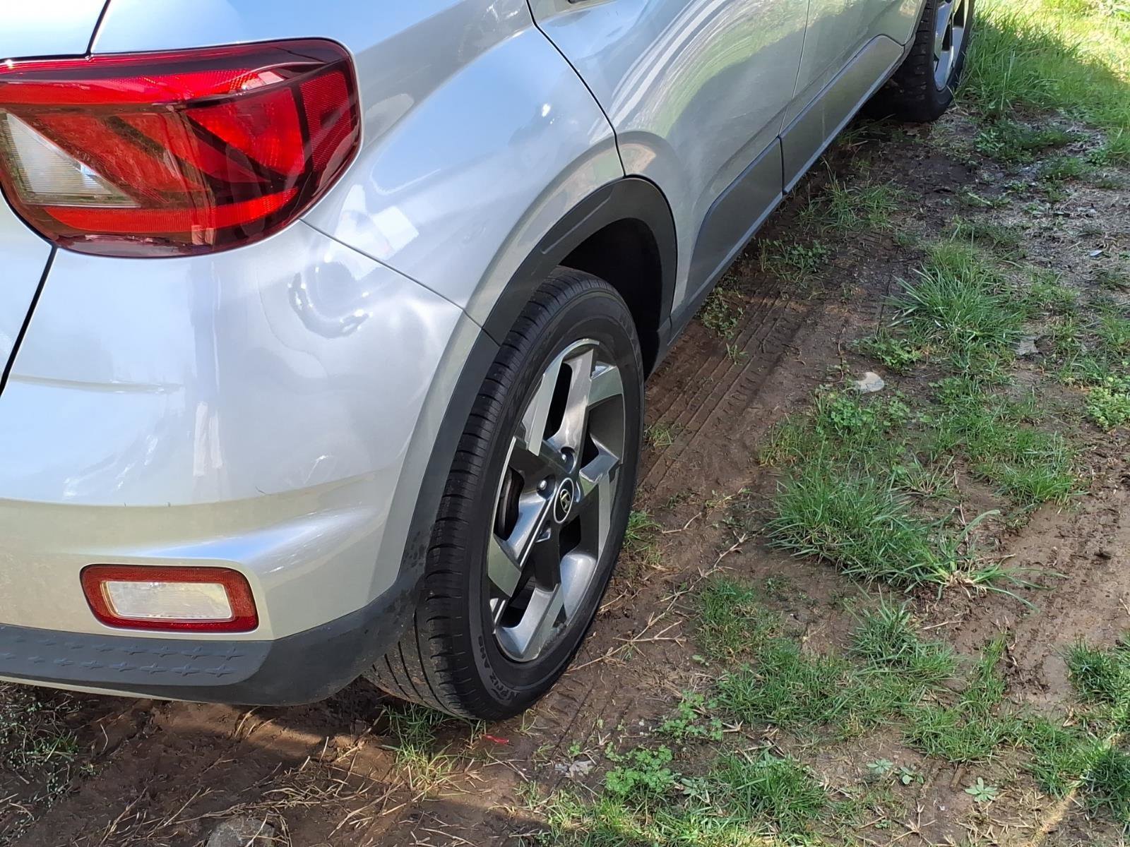 Certified 2022 Hyundai Venue SEL FWD image 14