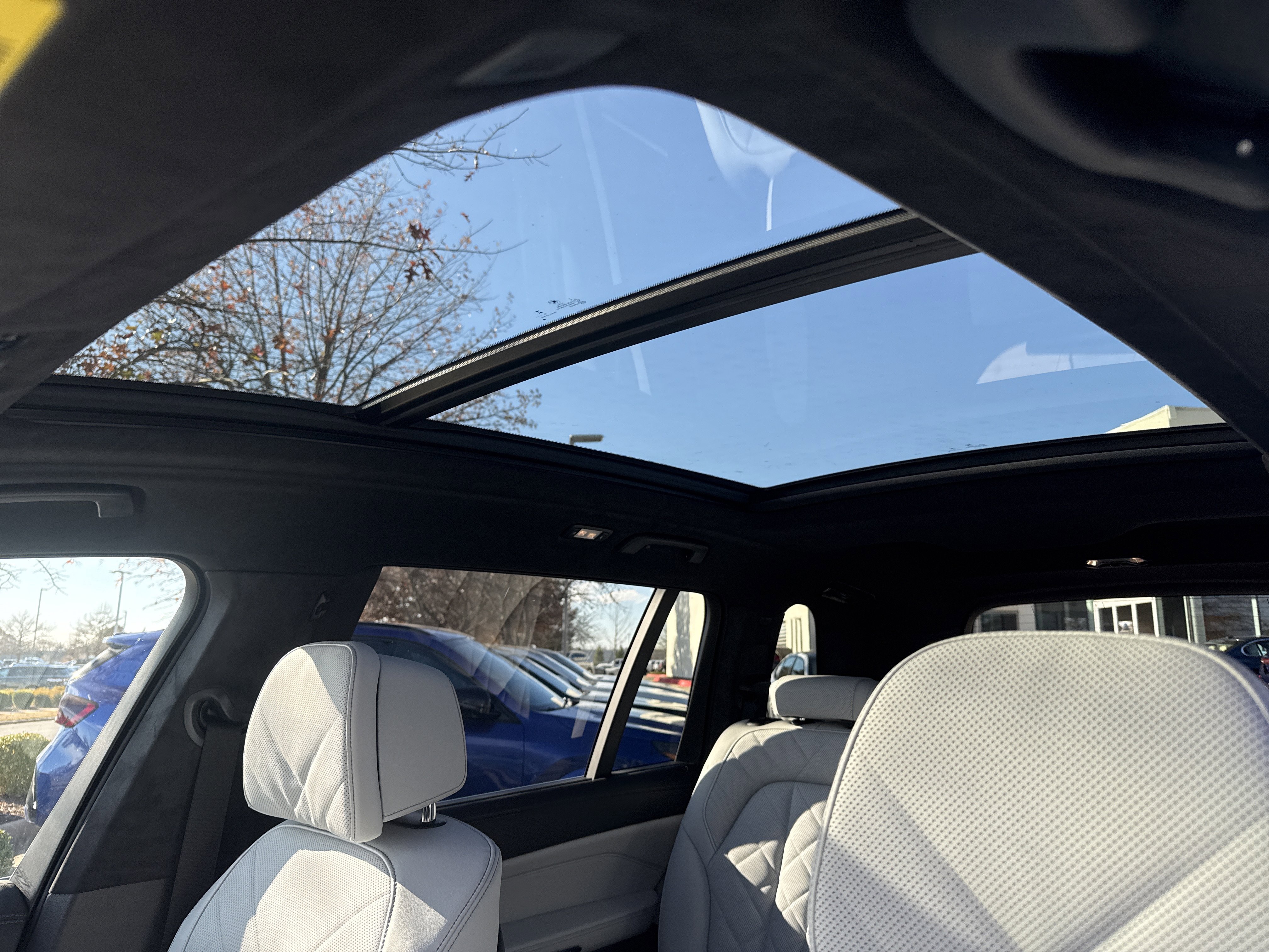 New 2026 BMW X7 xDrive40i w/ Premium Package image 9