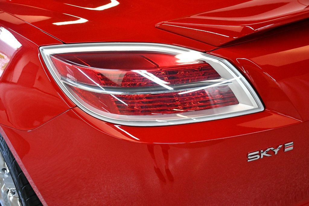 Used 2007 Saturn Sky Red Line RWD image 13