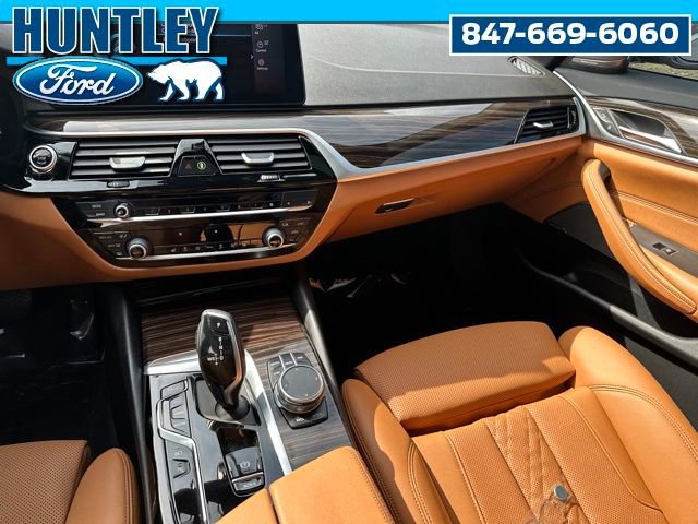 Used 2023 BMW 530e xDrive w/ Premium Package image 15