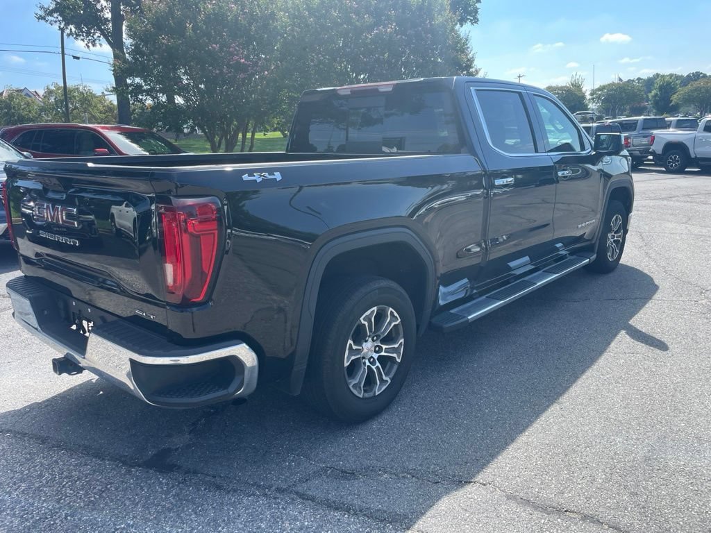 Used 2023 GMC Sierra 1500 SLT w/ SLT Convenience Package AWD/4WD image 4