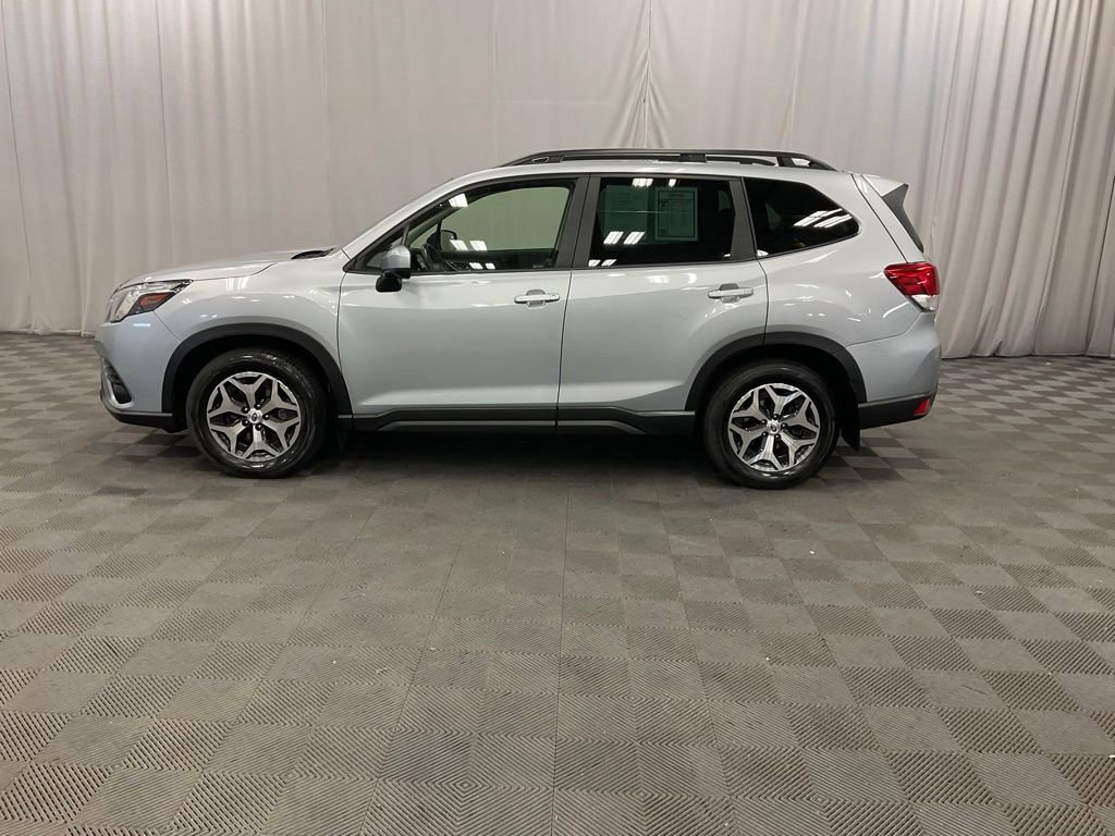 Used 2022 Subaru Forester Premium AWD/4WD image 16