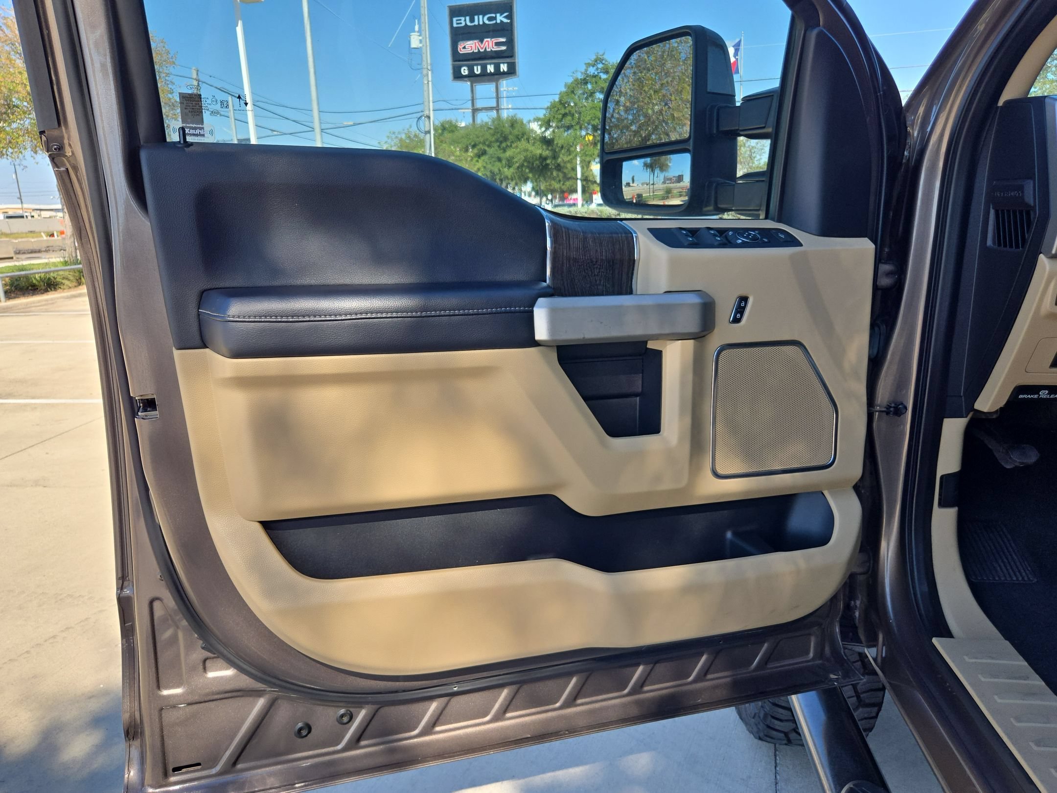 Used 2021 Ford F250 Lariat AWD/4WD image 11