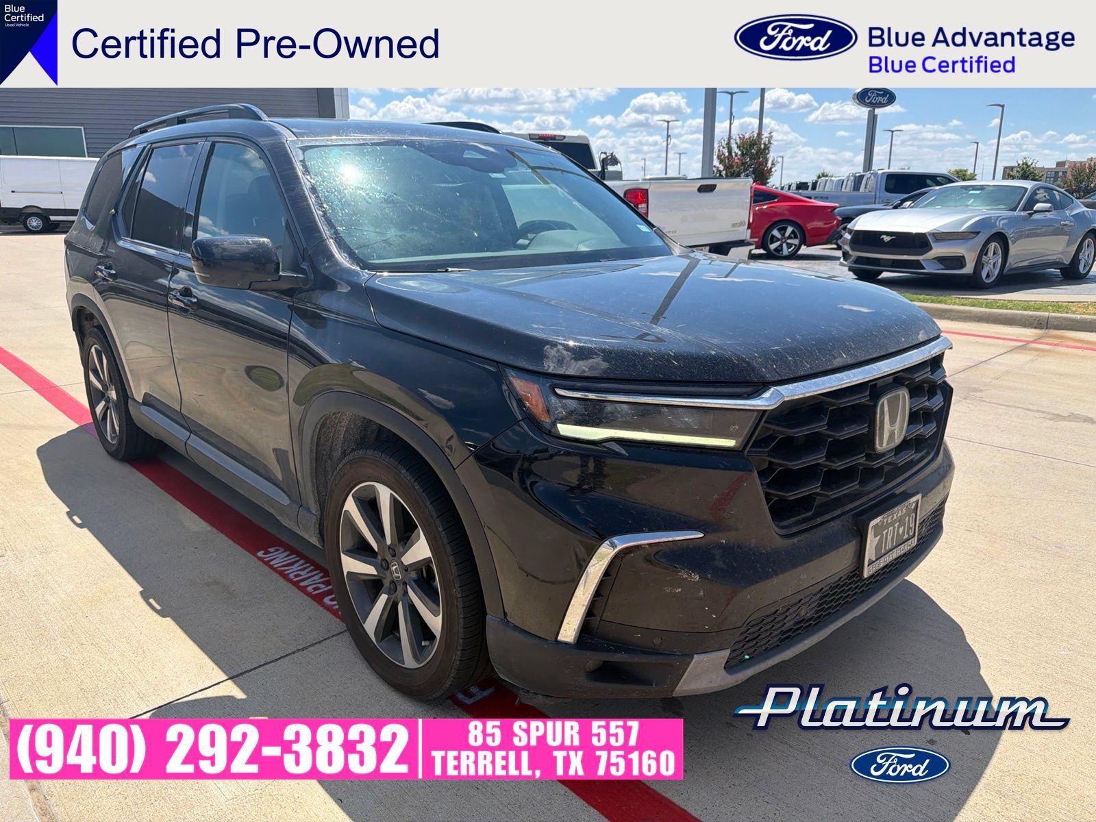 Used 2024 Honda Pilot Touring image 1