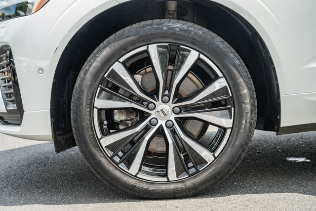 Certified 2023 Volvo XC60 T8 Plus w/ Climate Package AWD/4WD image 17