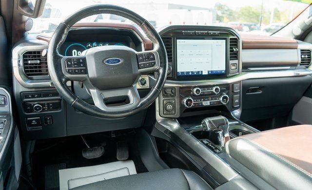 Used 2022 Ford F150 Lariat w/ Equipment Group 502A High image 12