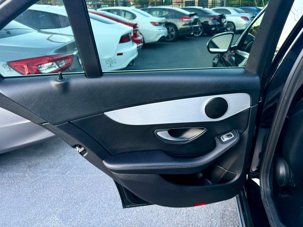Used 2018 Mercedes-Benz C 300 Sedan image 33