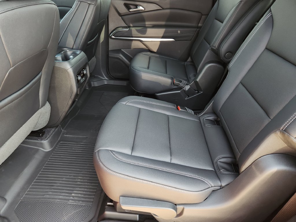 New 2026 Chevrolet Traverse LT w/ Driver Confidence Package FWD image 20