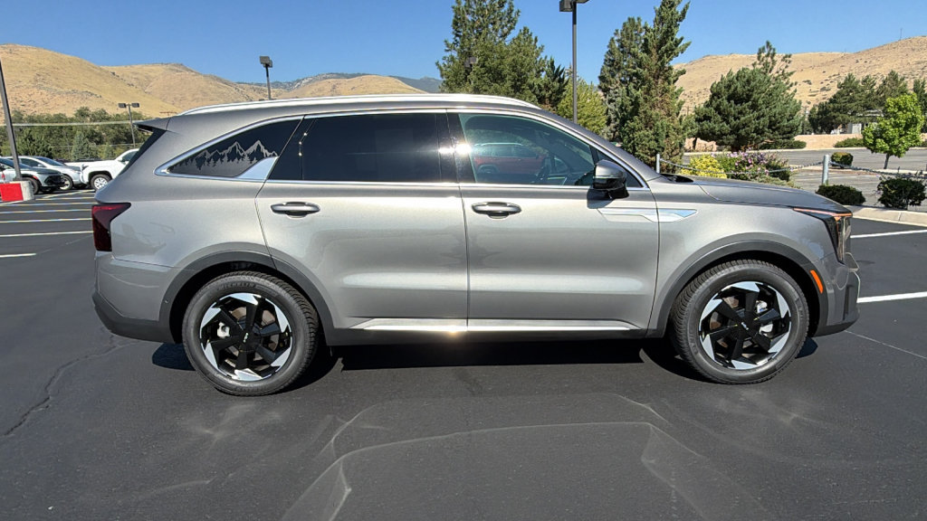 Used 2025 Kia Sorento SX Prestige AWD/4WD image 2