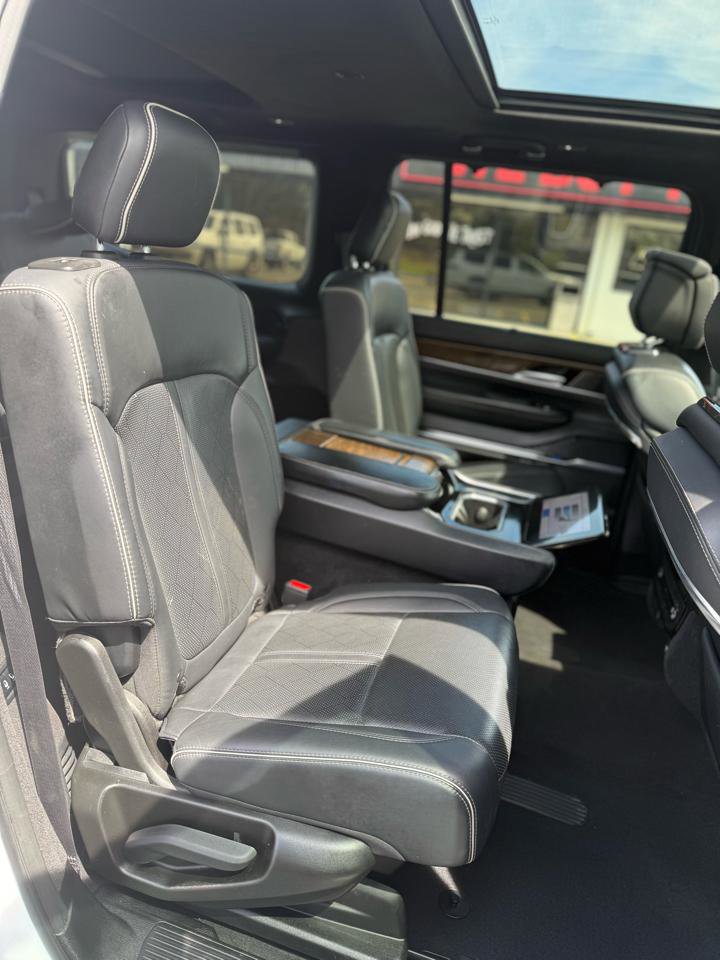 Used 2023 Jeep Grand Wagoneer Series II image 12