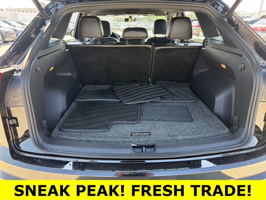 Certified 2023 Volkswagen Atlas Cross Sport SE w/ Black Wheel Package AWD/4WD image 27